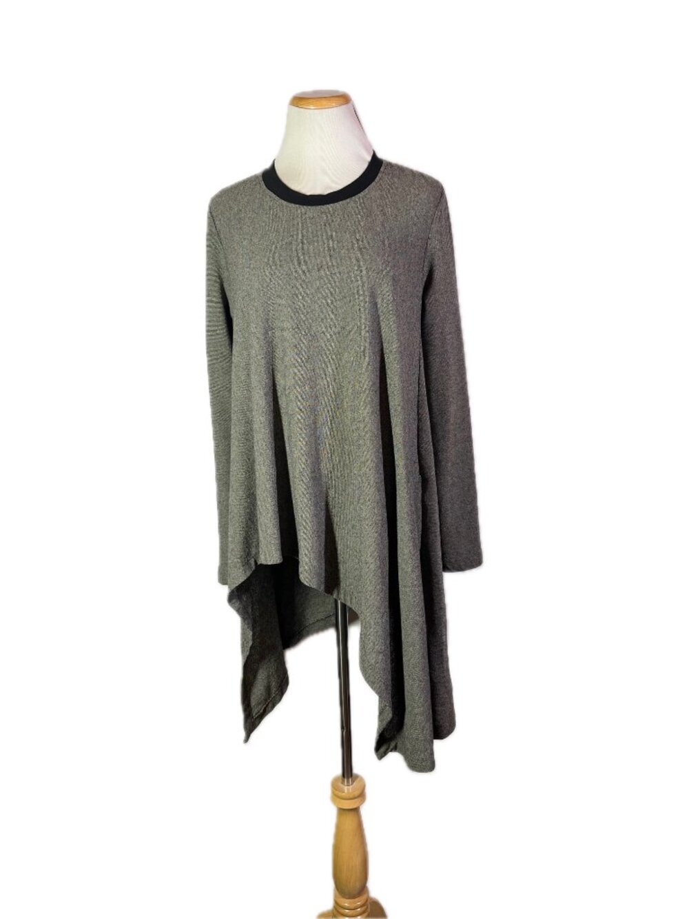 Alembika Size 2 Grey Knit Long Sleeve Tunic Top Curved Hi-Lo Hem